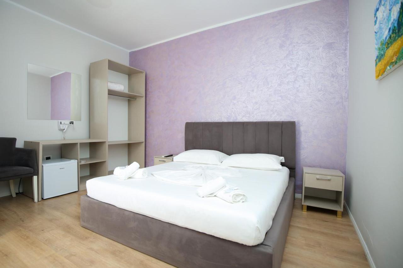 Radhimë Skyhill Boutique Hotel מראה חיצוני תמונה