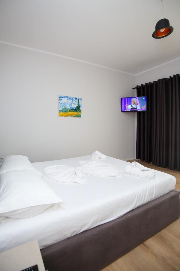 Radhimë Skyhill Boutique Hotel מראה חיצוני תמונה